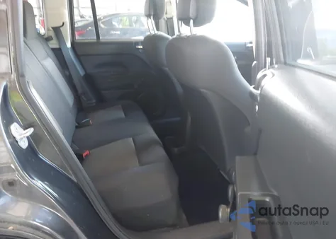 2010 Jeep Compass Sport из США, поврежденный, VIN 1J4NF1FB7AD646529